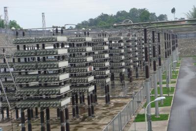 向家壩-上海±800kV特高壓直流輸電工程復(fù)龍換流站：交流濾波電容器